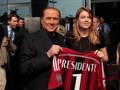 Il presidente del Milan Silvio Berlusconi con la figlia Barbara. LaPresse