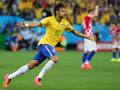 Neymar, 22 anni, festeggia dopo il gol del pari. Epa