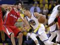 Steph Curry contro i Clippers. LaPresse