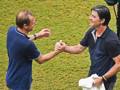 Jrgen Klinsmann e Joachim Lw fanno festa insieme a fine gara. Getty