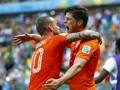 L'abbraccio tra Wesley Sneijder e Klaas-Jan Huntelaar. Action Images
