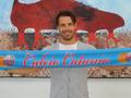 Emanuele Calai, 32 anni, con la sciarpa del Catania