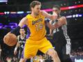 Pau Gasol dei Los Angeles Lakers. Reuters