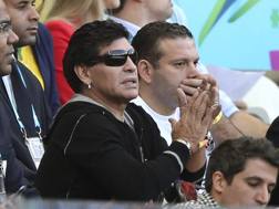 Maradona in tribuna. Epa