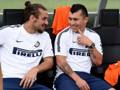 Pablo Daniel Osvaldo, 28 anni, con Gary Medel, 27. Inter.it