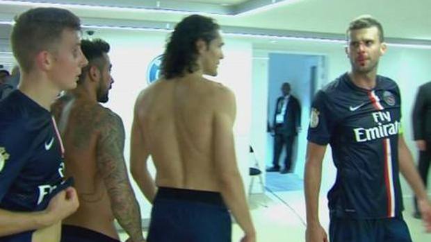 Paris Saint Germain: Ibrahimovic infortunato, testata per Motta 34 BvLOOjRIIAAEf3 U202182049561CXG U90155401489A0B 620x349@Gazzetta Web articolo