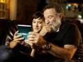 Robin Williams, insieme alla figlia Zelda, nello spot dell'amato videogame targato Nintendo
