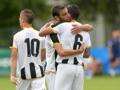 I giocatori dell’Udinese festeggiano dopo un gol. Lapresse