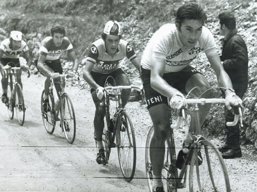 Eddy Merckx seguito da Giovanni Battaglin: sono gli unici due corridori ad aver vinto Vuelta e Giro nella stessa stagione