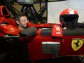 Il nostro Luigi Perna sul simulatore della Ferrari a Maranello