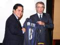 Il presidente dell'Inter Erick Thohir con Massimo Moratti. Ansa