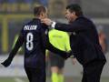 Rodrigo Palacio, 32 anni, con il tecnico dell'Inter Walter Mazzarri. Reuters