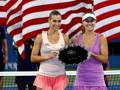 Flavia Pennetta e Martina Hingis dopo la sconfitta contro Makarova-Vesnina. AFP