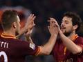 Francesco Totti e Mattia Destro: giocheranno insieme nella Roma contro il Verona. Afp
