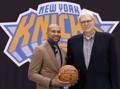 Derek Fisher e Phil Jackson, coach e gm dei New York Knicks. Ap