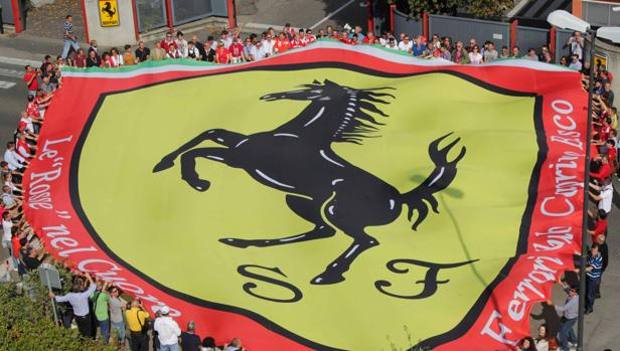 Formula 1, un cuore per Montezemolo: ecco il saluto dei tifosi Ferrari - La  Gazzetta dello Sport