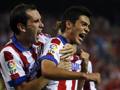 Godin festeggia con Raul Jimenez dopo il 4-0 al Siviglia. Action Images