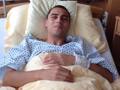 Romulo, 27 anni, sul letto d'ospedale dopo l'operazione all'ernia da sport bilaterale