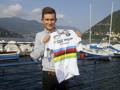 Michal Kwiatkowski e la maglia iridata in riva al lago di Como. Bettini