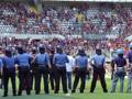 Polizia e carabinieri in uno stadio italiano