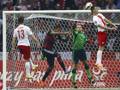 Arkadiusz Milik anticipa Manuel Neuer in uscita: la Polonia batte la Germania. Action Images