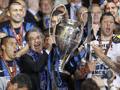 Massimo Moratti, 69 anni, festeggia la Champions appena conquistata. Reuters
