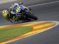 Valentino Rossi in azione a Valencia. Afp