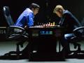 Viswanathan Anand e Magnus Carlsen durante la sfida mondiale di Sochi EPA