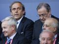 Michel Platini (a sinistra) accanto al presidente del Real Florentino Perez. Action Images