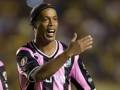 Ronaldinho, 34 anni, con la maglia del Quertaro. Afp