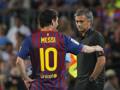 Lionel Messi, 27 anni, con il tecnico portoghese Jos Mourinho. Ap