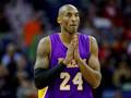 Kobe Bryant, 36 anni, si  infortunato durante il match tra Lakers e Pelicans. Reuters