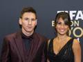 Lionel Messi, 27 anni, insieme alla compagna Antonella Roccuzzo. Epa