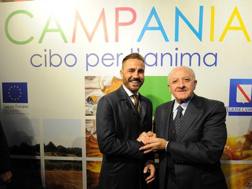 Fabio Cannavaro, 42 anni, con Vincenzo De Luca, 66 anni. Foto Pica