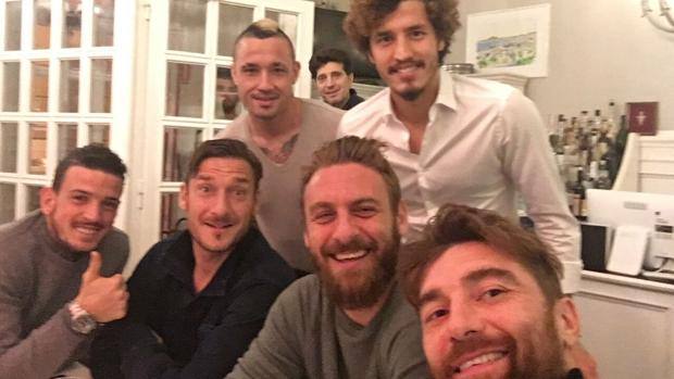 De Rossi Prima Il Crac Poi La Festa Il Chievo E