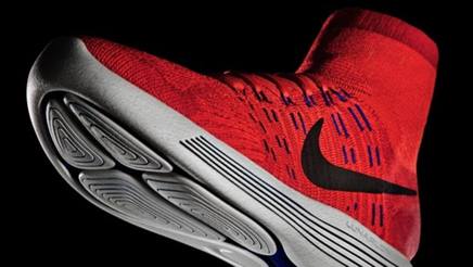 Nike lancia la scarpa da running col calzino: si