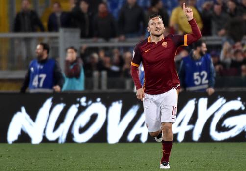 Roma Torino 3 2 Doppietta In Due Minuti Di Totti