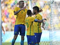 Luan festeggia il gol segnato all’Honduras nella semifinale olimpica. AFP