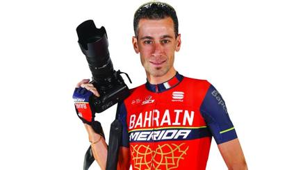 Vincenzo Nibali, 32 anni, con la nuova maglia Bahrain-Merida. Bettini