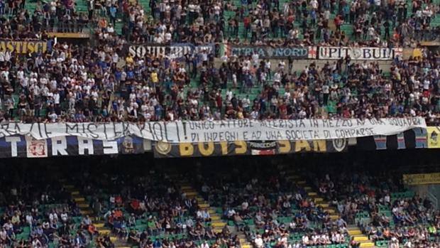 Gli ultrà salvano solo l'ex tecnico Pioli