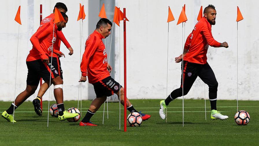 Sudamérica, Chile obligado a ganar, Cavani e