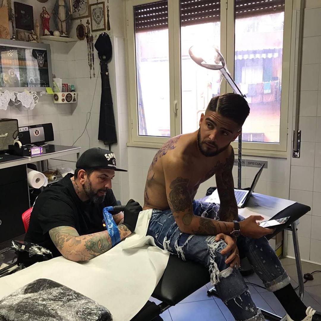 lorenzo insigne e il nuovo tatuaggio verso la la gazzetta dello sport