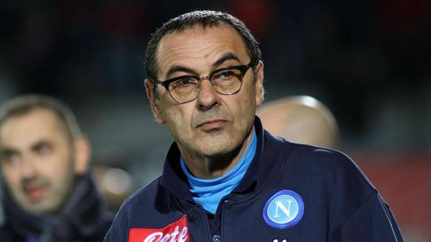 Maurizio Sarri (58 anni), alla terza stagione sulla panchina del Napoli. ANSA Maurizio Sarri (58 anni), alla terza stagione sulla panchina del Napoli. ANSA