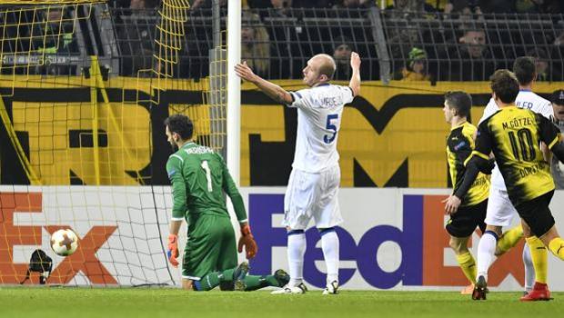 Segna il Borussia, Masiello la prende male. Ap Segna il Borussia, Masiello la prende male. Ap