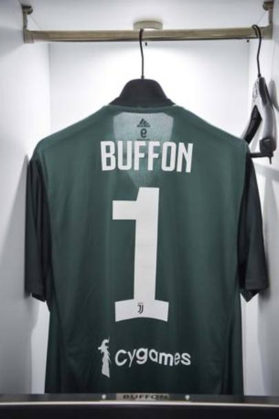 Per l&#39;ultima volta la maglia di Buffon negli spogliatoi della Juve. Getty Images