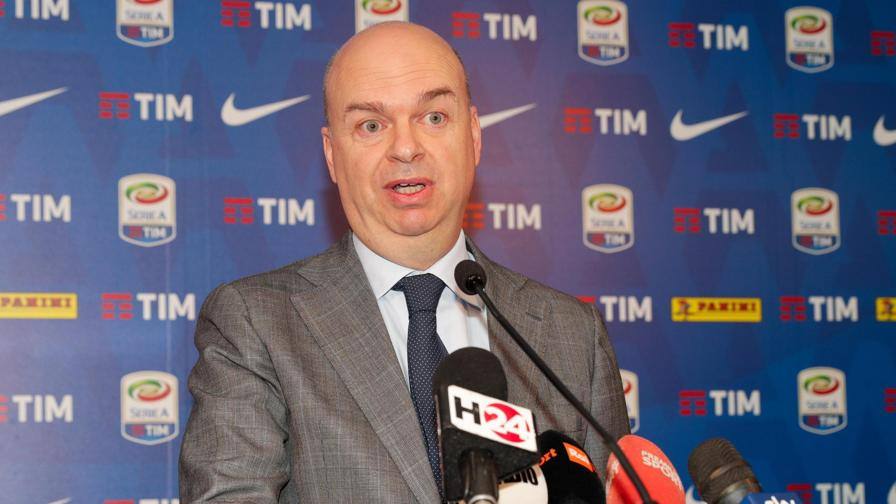 Fassone: “Grande amarezza Danno all’immagine Milan Si attivano i nostri legali” Fassone: “Grande amarezza Danno all’immagine Milan Si attivano i nostri legali”