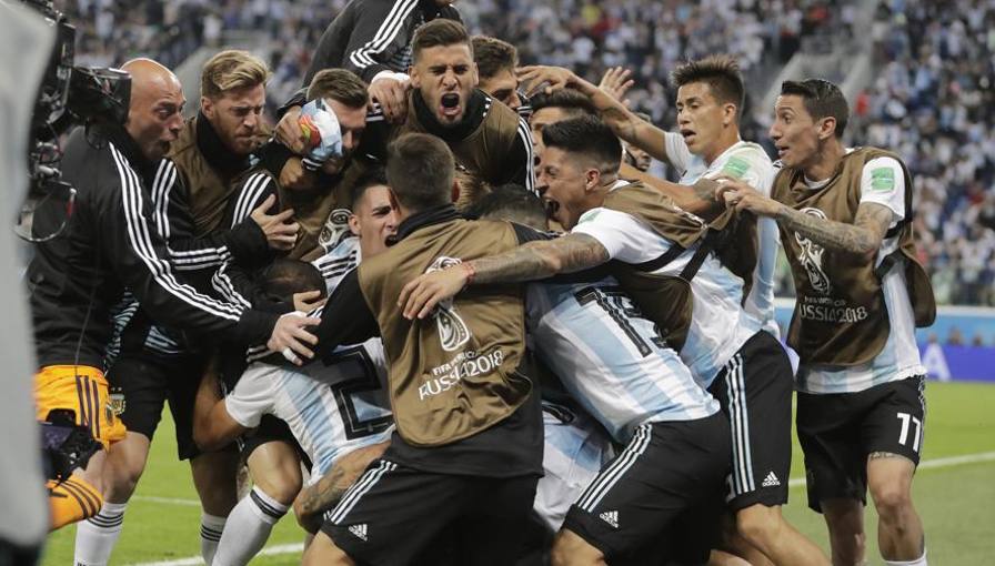 Nigeria-Argentina 1-2, Messi y Rojo envían