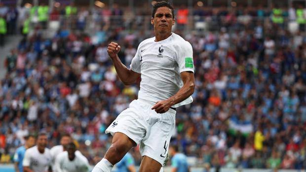 L'esultanza di Varane. Epa L'esultanza di Varane. Epa