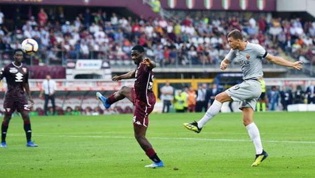 Ecco la perla con la quale Edin Dzeko decide questo Torino-Roma. Ansa Ecco la perla con la quale Edin Dzeko decide questo Torino-Roma. Ansa