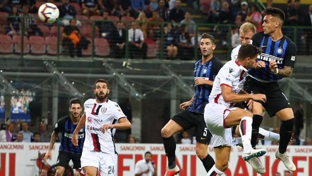 Il colpo di testa con cui Lautaro Martinez ha segnato il primo gol in Serie A. Getty Images